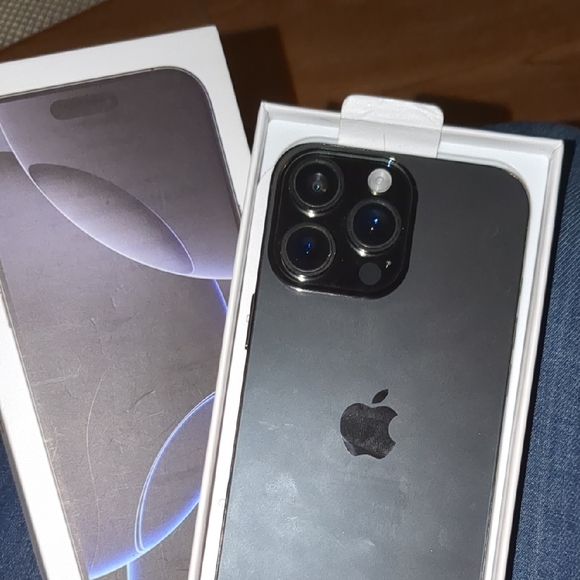 Apple Smartphone iPhone - Picture 10 of 10